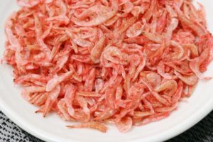 【釣果爆増】シラサエビを完全攻略！最強の付け方、保存法、釣れる魚まで解説